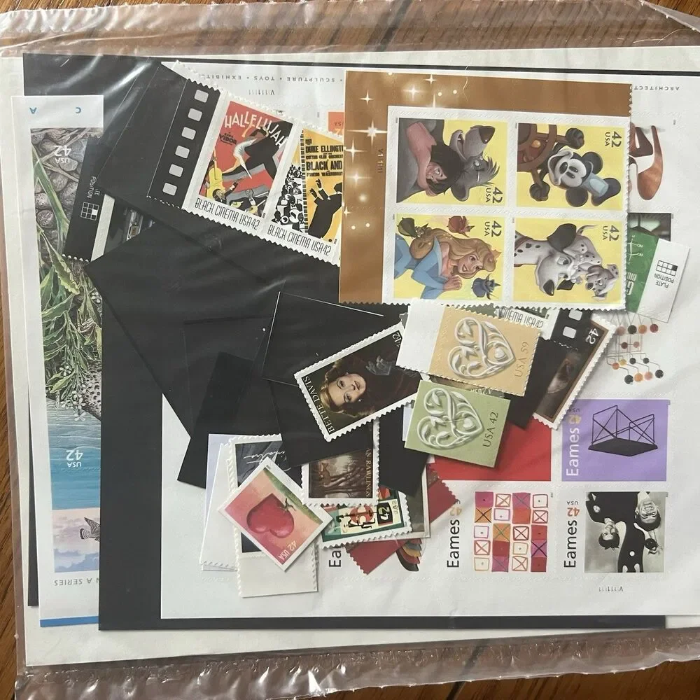 2008 USPS Stamps Collection YearBook  Set w sleeve & sealed stamp packet